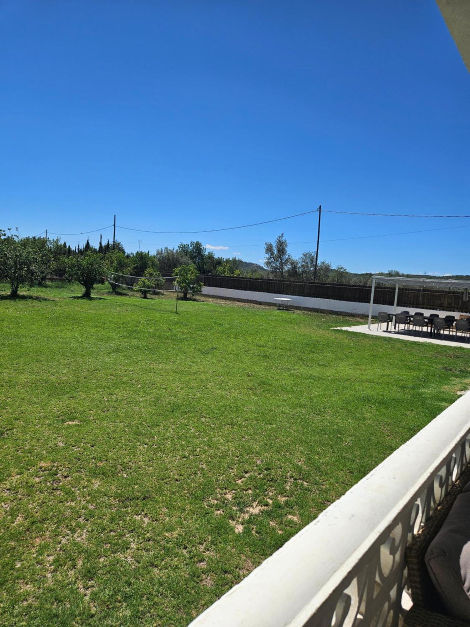 Large Yard, Large Lawn, Independent Villa Lliria Exterior photo